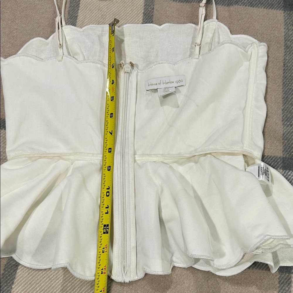 NWOT House of Harlow 1960 Ivory Peplum Style Scallop Trim Top with Shell Detail - Picture 12 of 16